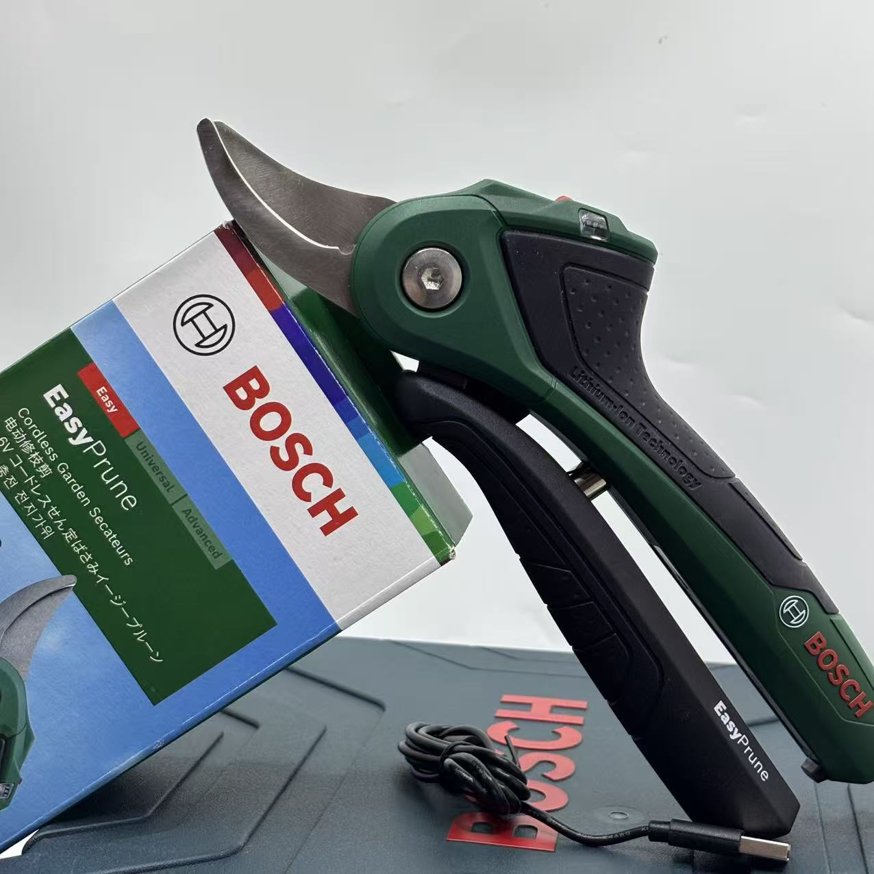 ボッシュ 3.6V コードレススマート剪定ばさみ 充電式 ガ - Pruning Shears のレビューと価格