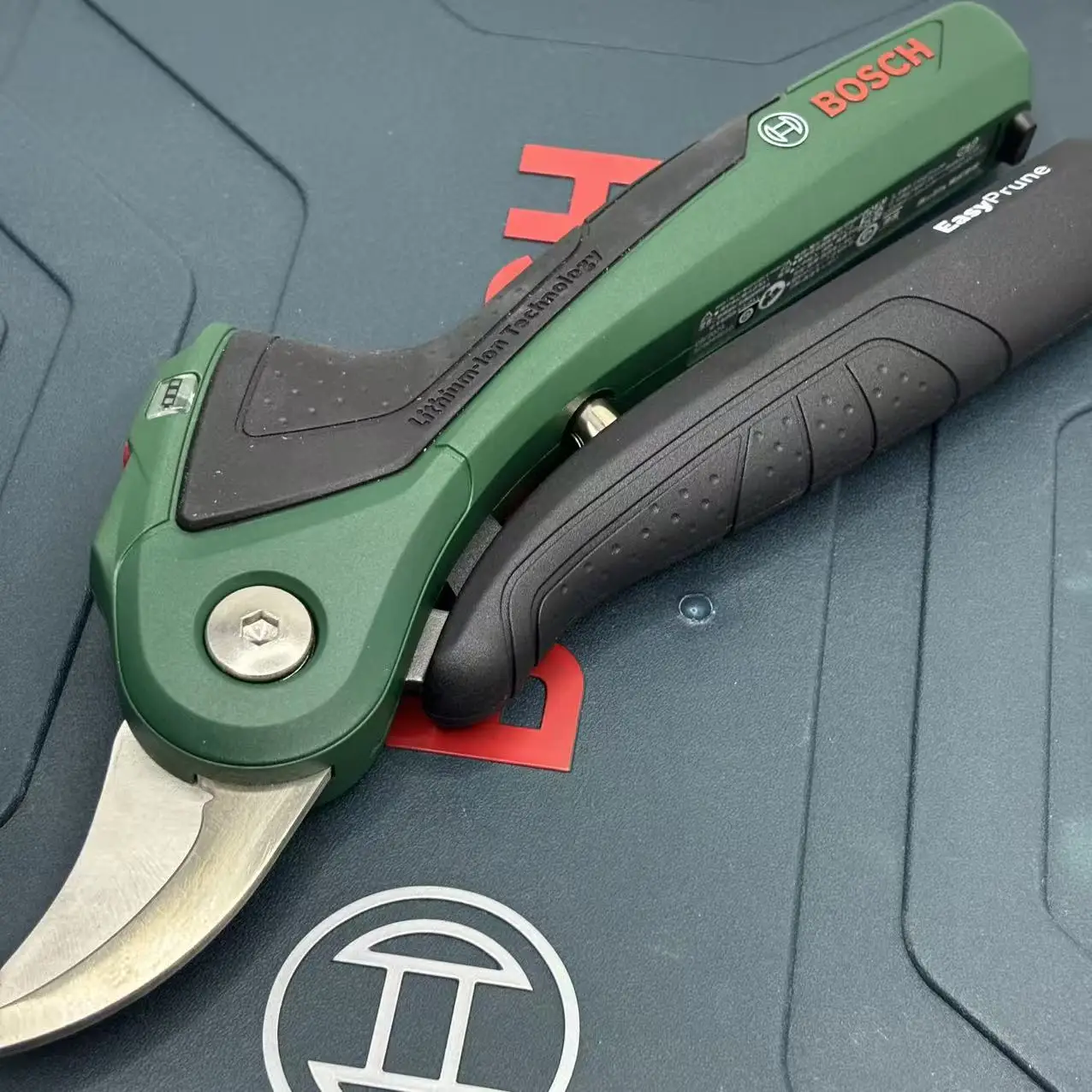 ボッシュ 3.6V コードレススマート剪定ばさみ 充電式 ガ - Pruning Shears のレビューと価格