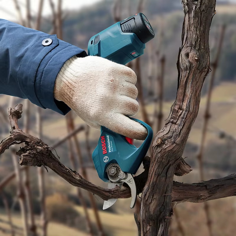 ボッシュ プロ プルーナー 12V コードレス電動剪定ばさみ - Pruning Shears のレビューと価格